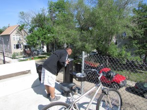 No need to leave the trail if you're thirsty. Water fountains appear at decent intervals.